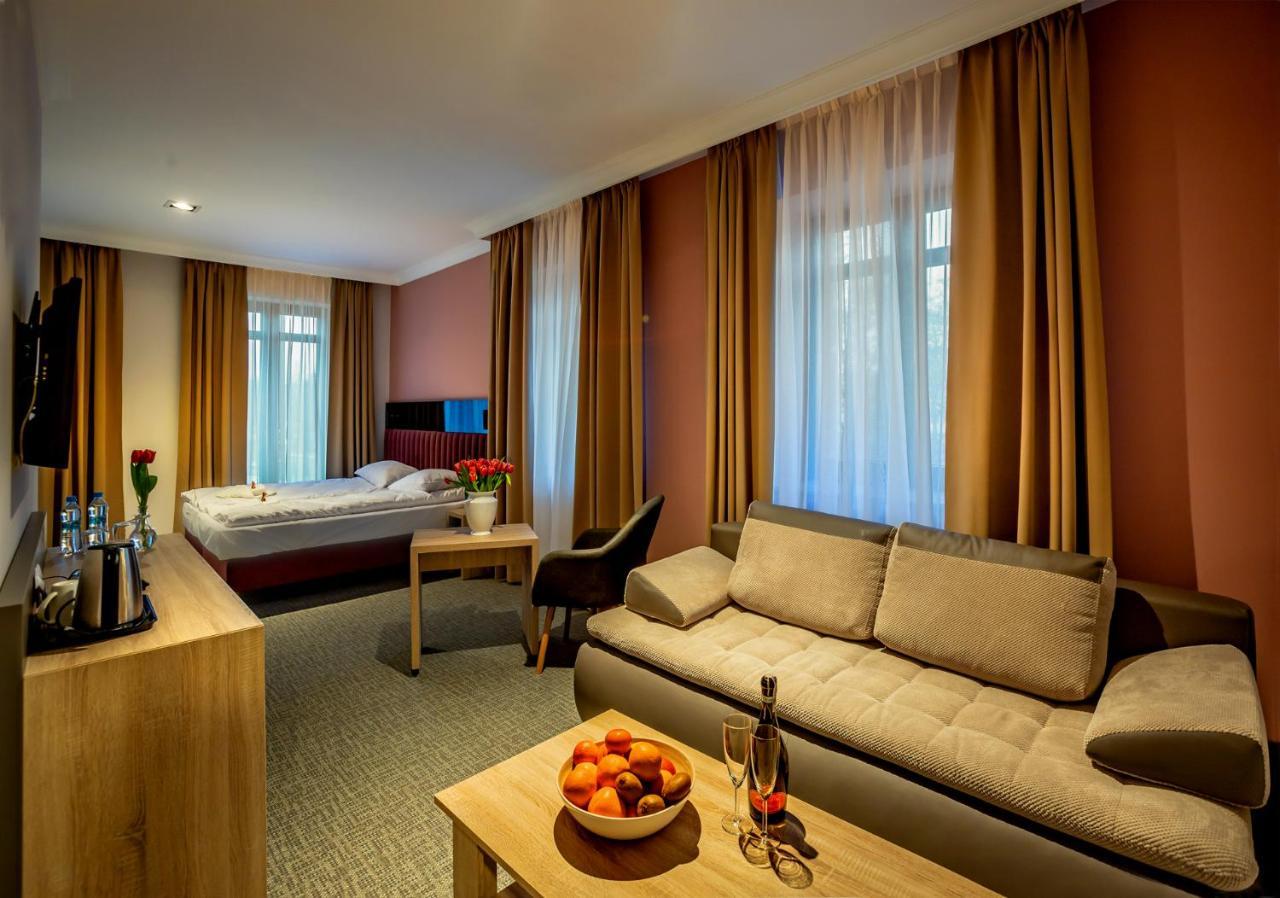 Akacja Medical Resort Цехоцинек Экстерьер фото